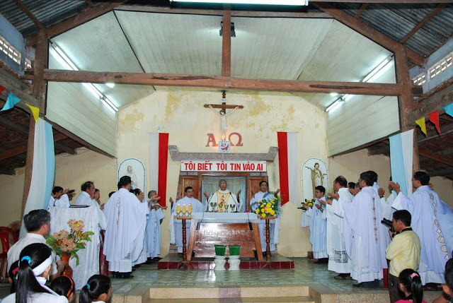 Thánh lễ bổ nhiệm tại Hoa Châu và Sơn Nguyên