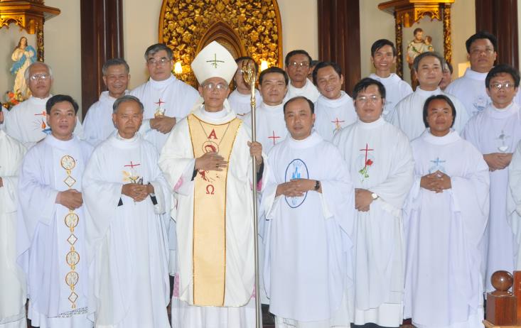 Thánh lễ bổ nhiệm cha Phanxicô Xaviê Phan Văn Mạnh đặc trách biệt lập giáo họ Vĩnh Thạnh.
