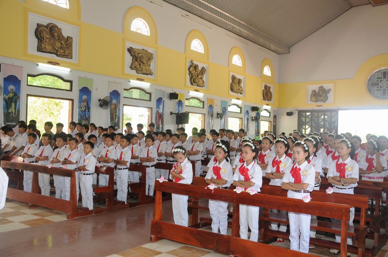 Thánh lễ Thêm sức tại Giáo xứ Tân Dinh
