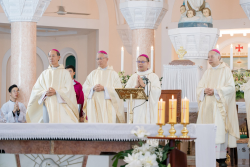 Trực tuyến Thánh lễ Tạ ơn của Đức cha Gioan Baotixita Nguyễn Quốc Hưng tại Nhà thờ Chính Tòa Qui Nhơn