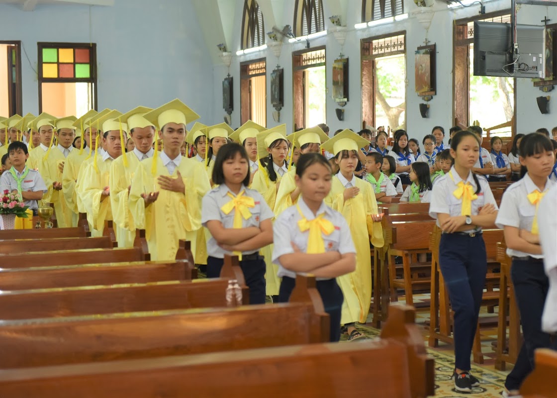 Giáo xứ Tuy Hòa: Các em giáo lý vào đời 3 tuyên hứa lên đường