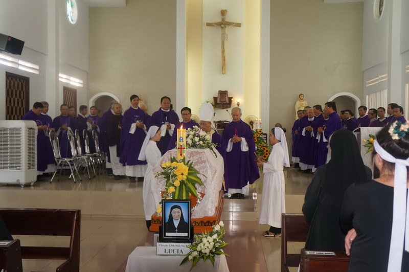 Thánh lễ an táng nữ tu Lucia Bénédictine Tô Thị Ánh Huy
