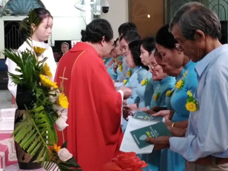 HH MTGQNTT tổ chức Lễ Cam Kết lần đầu và Chuyên Biệt tại nhà thờ Qui Hiệp