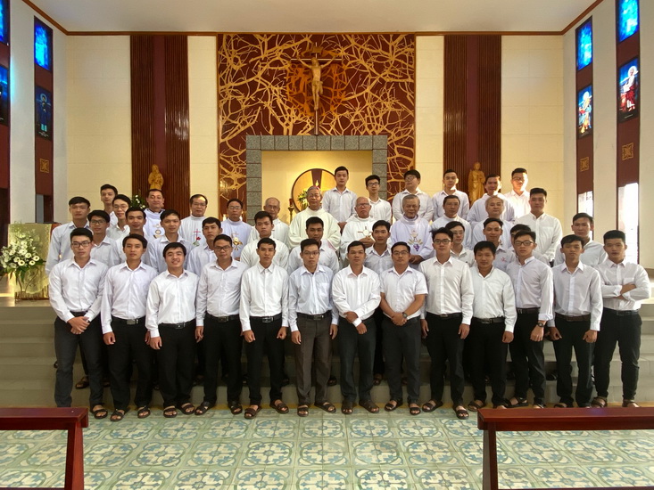Thánh lễ tạ ơn khai giảng năm học mới tại chủng viện Qui Nhơn