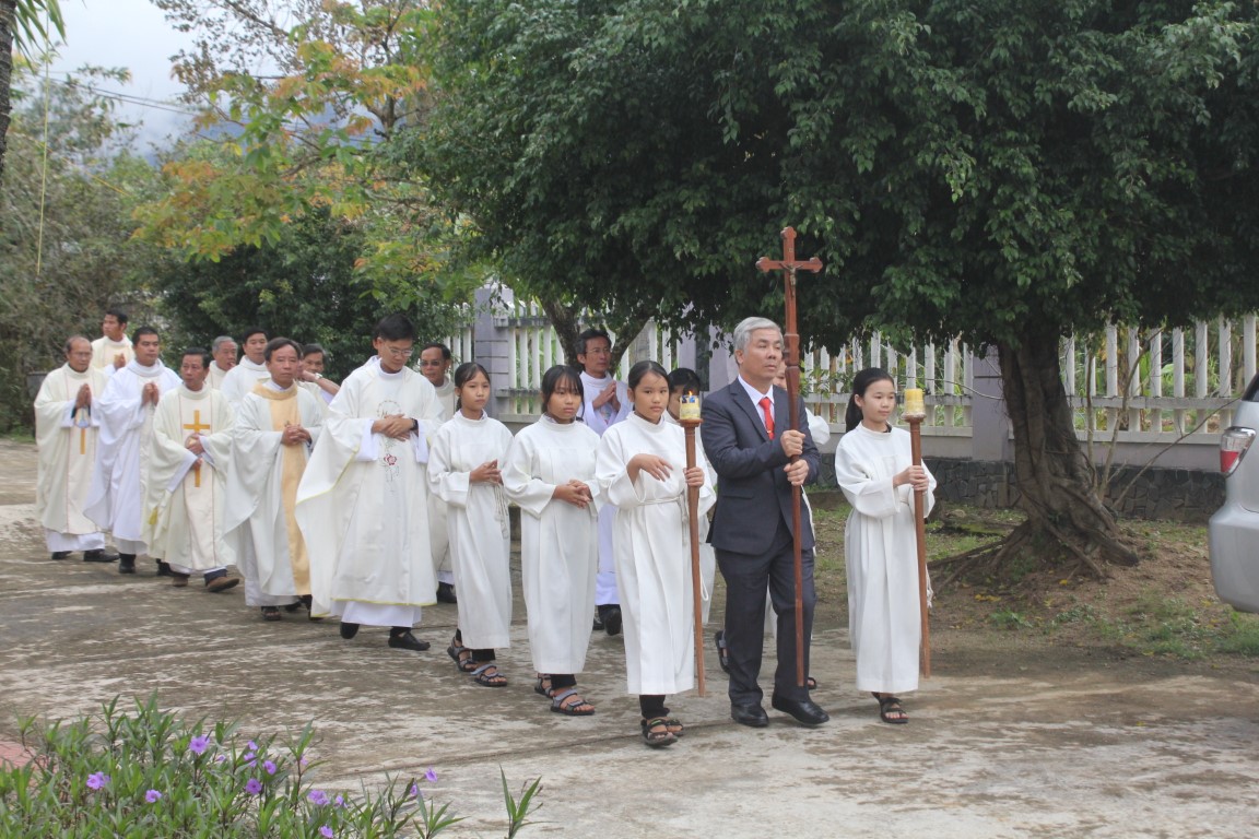 Lễ Tạ ơn của Tân Linh mục Phêrô Đỗ Tam Anh tại Đa Lộc