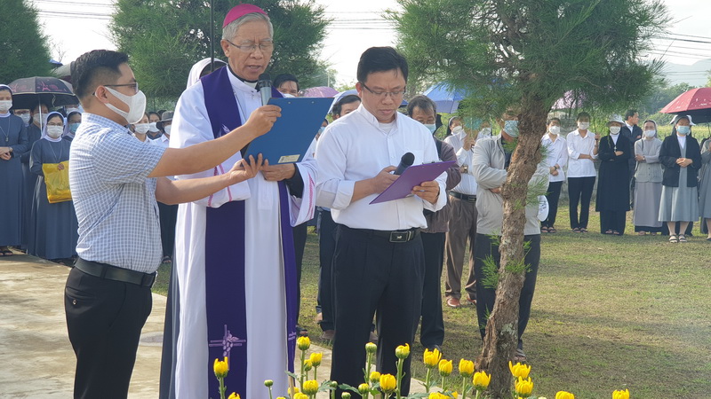 Thánh lễ tất niên và cầu nguyện cho các bậc tiền nhân Giáo phận Qui Nhơn