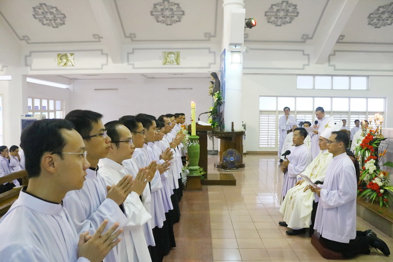 Thánh lễ trao ban Thừa tác vụ Đọc Sách và Giúp Lễ tại Đại Chủng Viện Sao Biển Nha Trang – Năm 2022