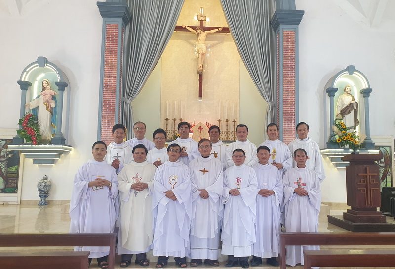 Các linh mục Giáo hạt Bồng sơn tĩnh tâm tháng 5.2022