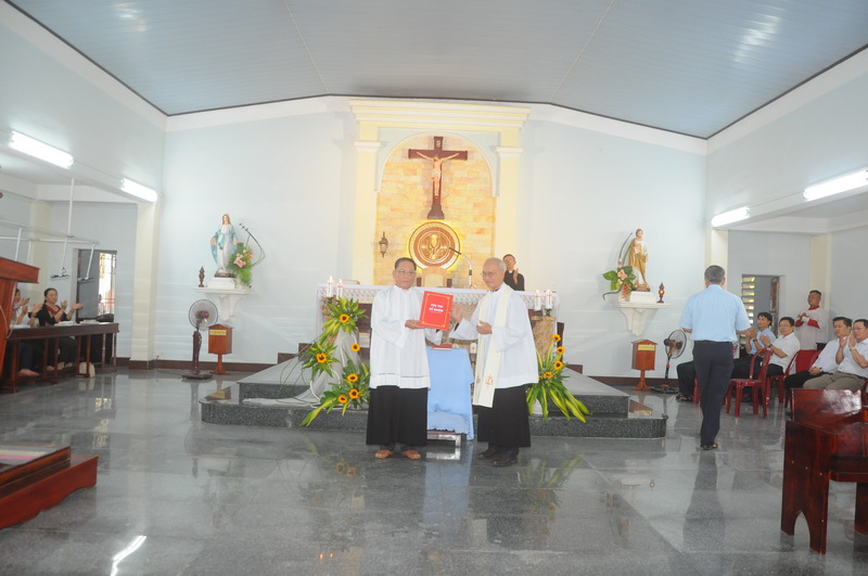 Nghi thức nhậm chức chánh xứ tại Giáo xứ Phú Thạnh