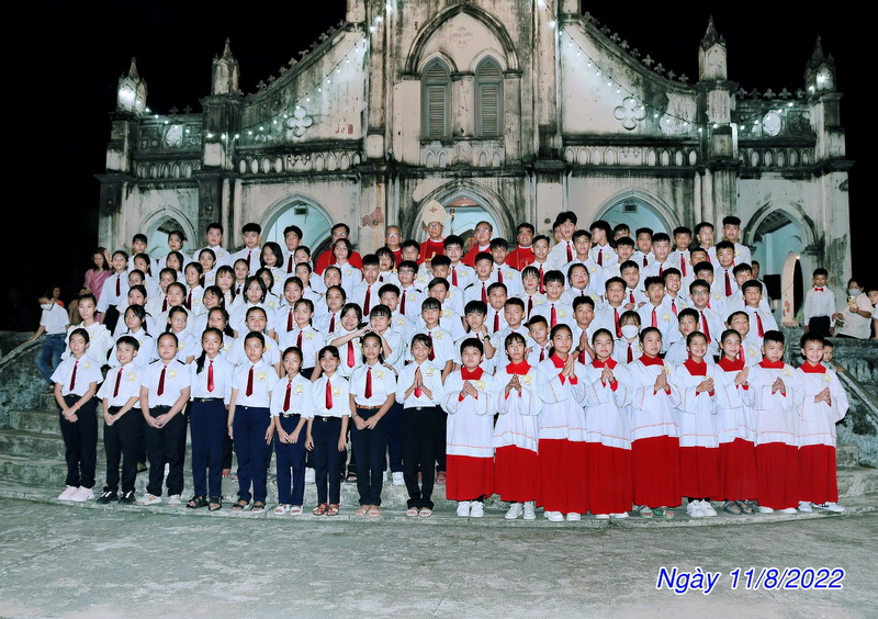 Thánh lễ ban bí tích Thêm sức và Rước lễ lần đầu tại Giáo xứ Phú Hòa